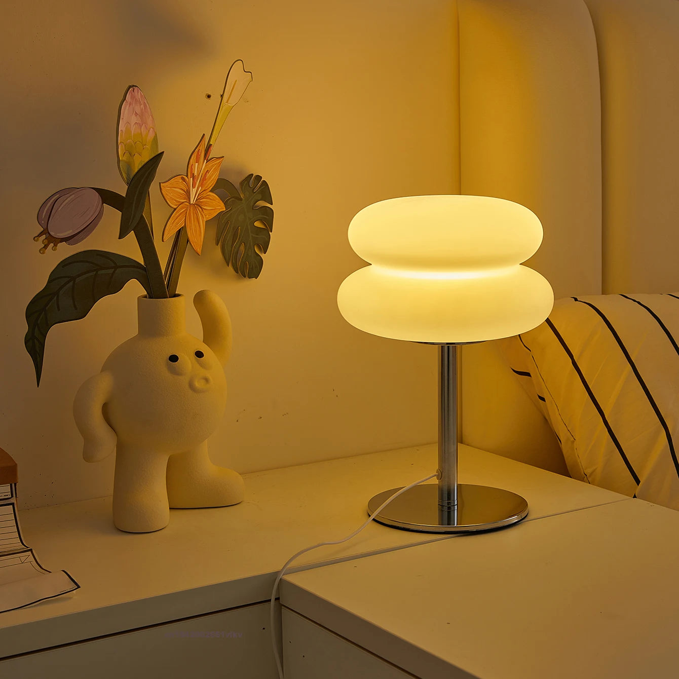 Lampe Champignon LED "Mushroom" 
Éclairage Tricolore & Luminosité Tactile Ajustable