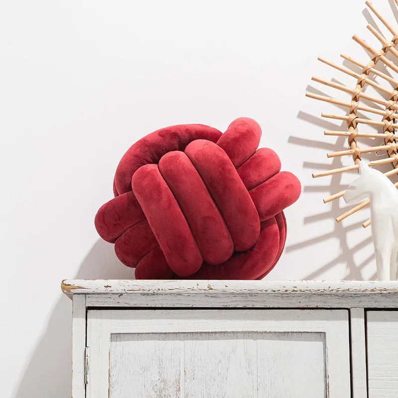 Axée sur le design et la décoration 
Coussin Nœud Scandinave – Décoration Moderne & Cosy