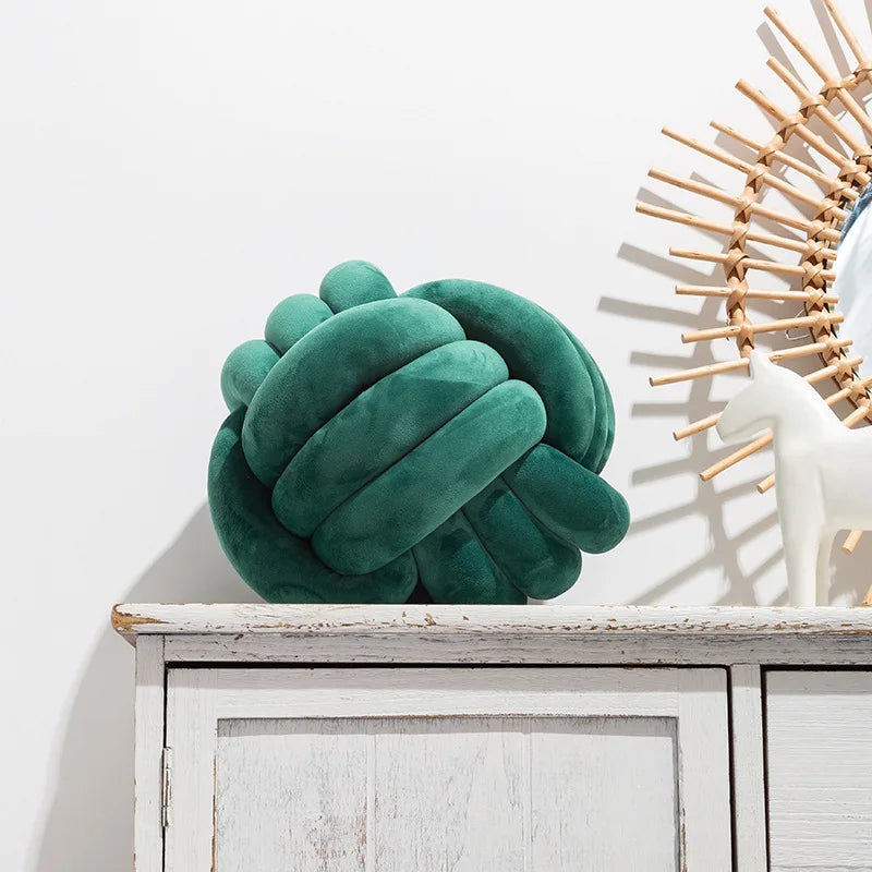 Axée sur le design et la décoration 
Coussin Nœud Scandinave – Décoration Moderne & Cosy