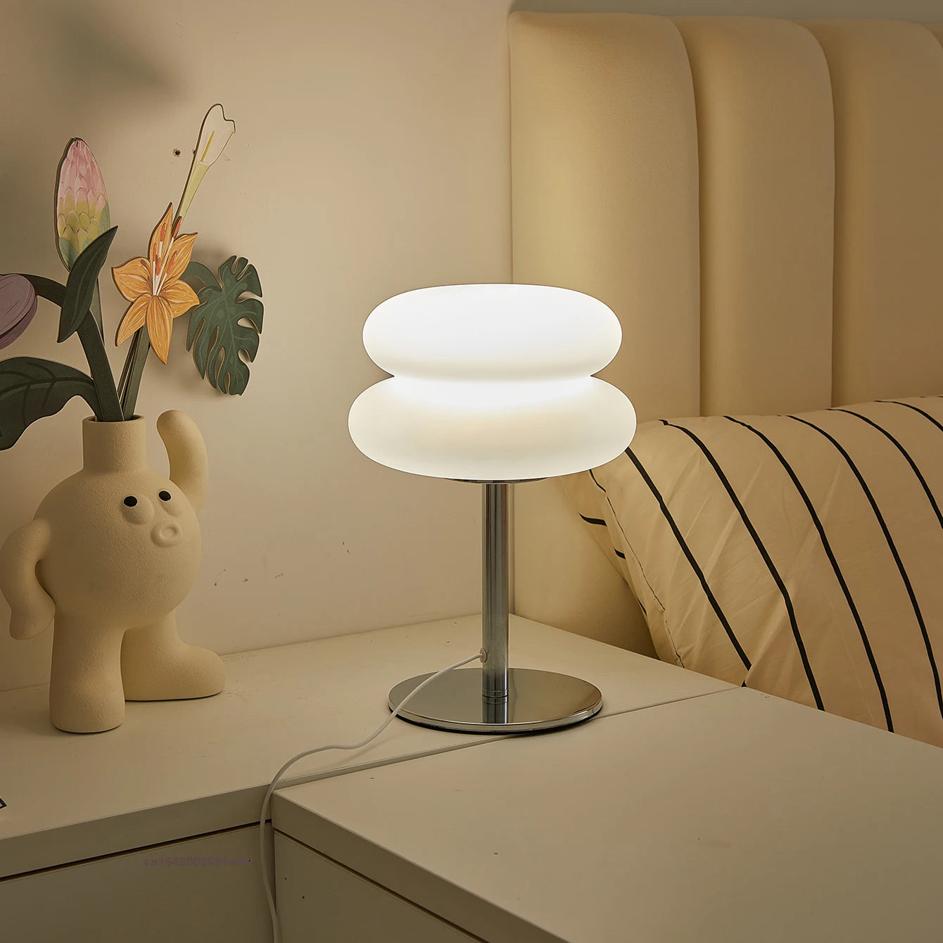 Lampe Champignon LED "Mushroom" 
Éclairage Tricolore & Luminosité Tactile Ajustable